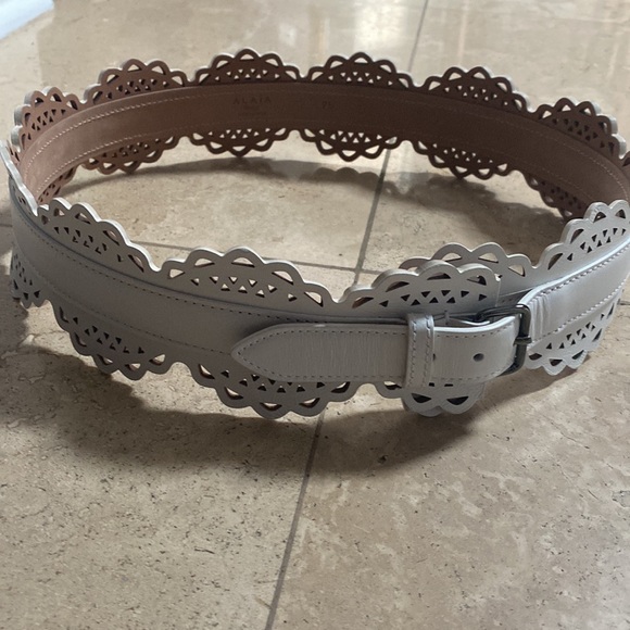 Alaia white leather belt laser cut lace thick belt - Picture 6 of 6